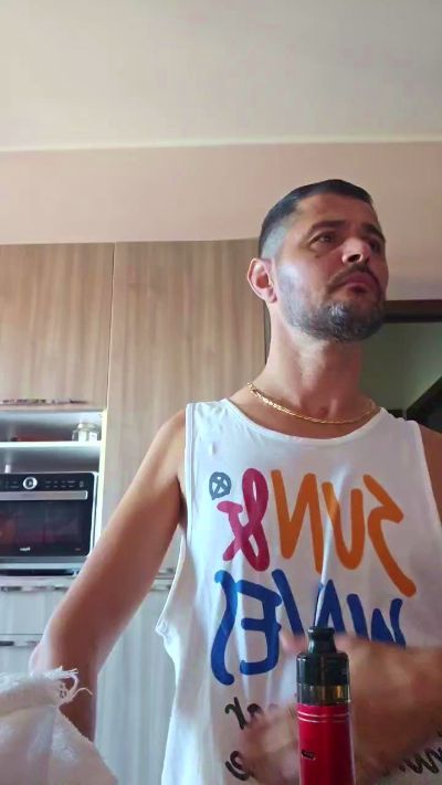Manu1985 live cam on Cam4