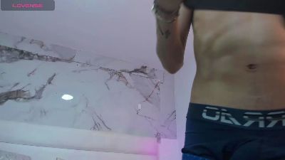 ManuAndJycol live cam on Cam4