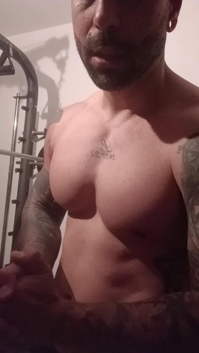Manufuego87 live cam on Cam4