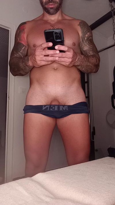 Manufuego87 live cam on Cam4