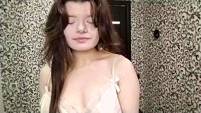 MarcelleTrefz live cam on Cam4