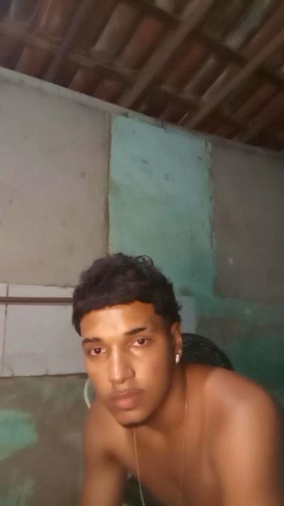 Marcos_18 live cam on Cam4
