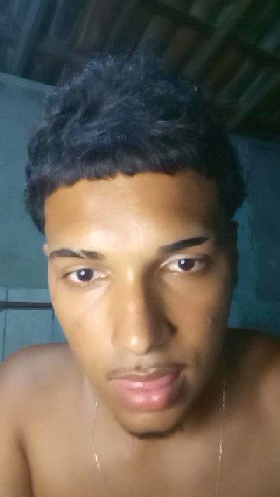 Marcos_18 live cam on Cam4