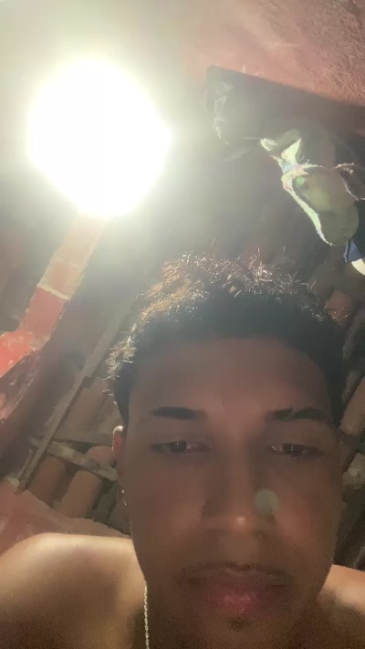 Marcos_18 live cam on Cam4
