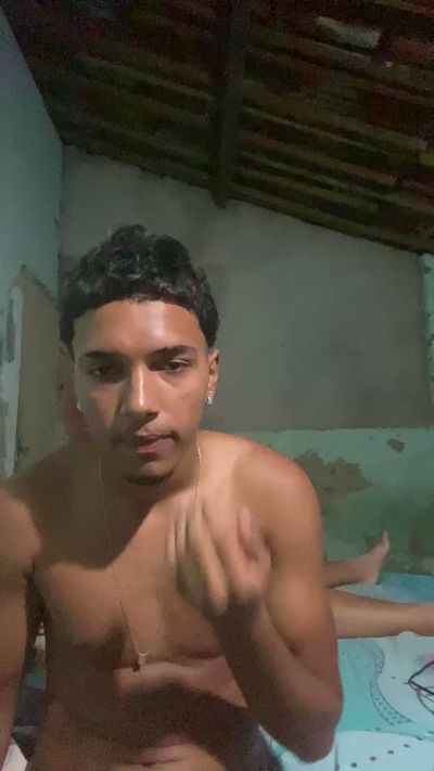Marcos_18 live cam on Cam4