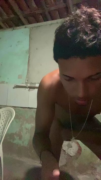 Marcos_18 live cam on Cam4