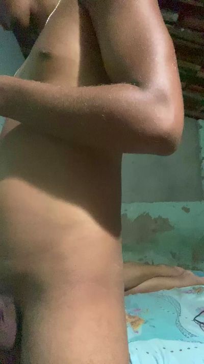 Marcos_18 live cam on Cam4