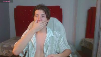 Marcoviolet live cam on Cam4