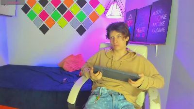 Marcoviolet live cam on Cam4