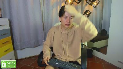 Marcoviolet live cam on Cam4