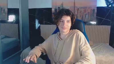 Marcoviolet live cam on Cam4