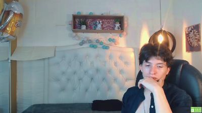 Marcoviolet live cam on Cam4