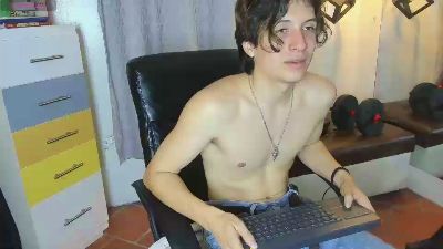 Marcoviolet live cam on Cam4