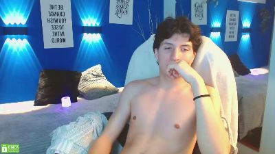 Marcoviolet live cam on Cam4