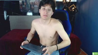 Marcoviolet live cam on Cam4