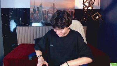 Marcoviolet live cam on Cam4