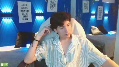Marcoviolet live cam on Cam4