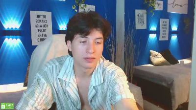 Marcoviolet live cam on Cam4