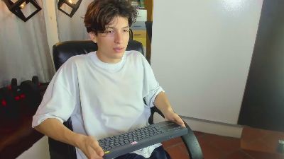 Marcoviolet live cam on Cam4
