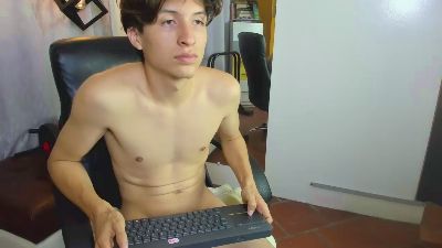 Marcoviolet live cam on Cam4
