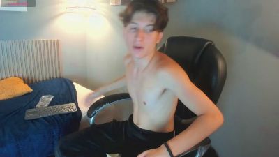 Marcoviolet live cam on Cam4