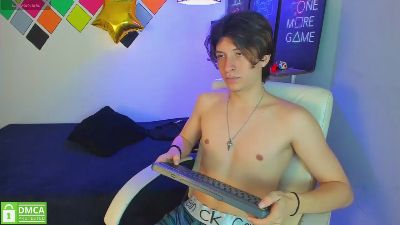 Marcoviolet live cam on Cam4