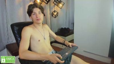 Marcoviolet live cam on Cam4