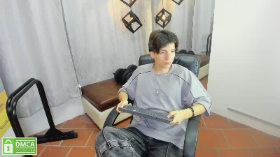 Marcoviolet live cam on Cam4