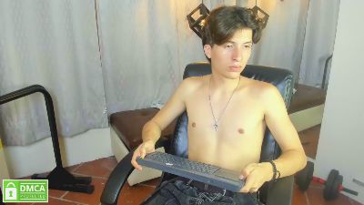 Marcoviolet live cam on Cam4