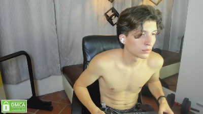 Marcoviolet live cam on Cam4