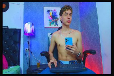 Marcus_hanks1 live cam on Cam4