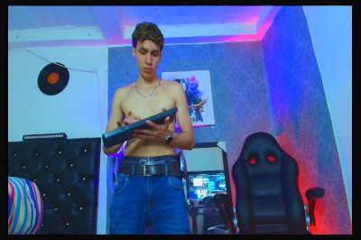 Marcus_hanks1 live cam on Cam4