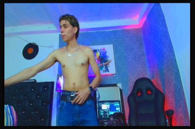 Marcus_hanks1 live cam on Cam4