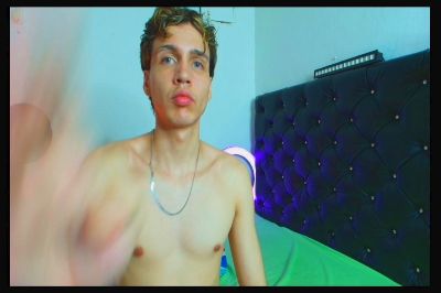Marcus_hanks1 live cam on Cam4