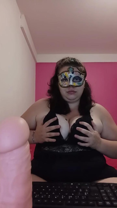 Margaux32 live cam on Cam4