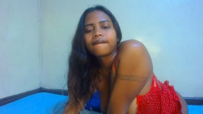 Mariahchaude live cam on Cam4