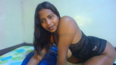 Mariahchaude live cam on Cam4