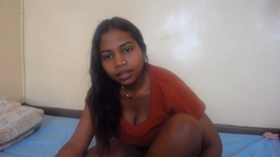 Mariahchaude live cam on Cam4