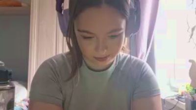 MarianaOkimoto live cam on Cam4