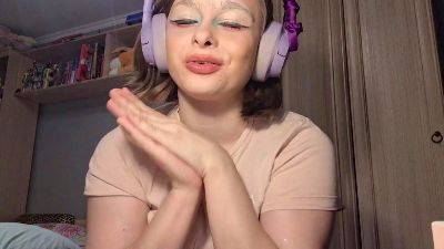 MarianaOkimoto live cam on Cam4