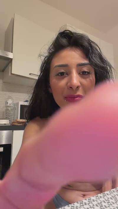 Mariapia2002 live cam on Cam4