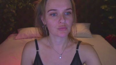 MaribelRiverr live cam on Cam4