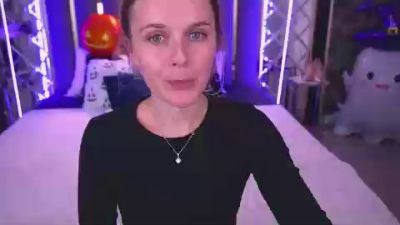 MaribelRiverr live cam on Cam4