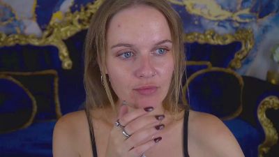 MaribelRiverr live cam on Cam4