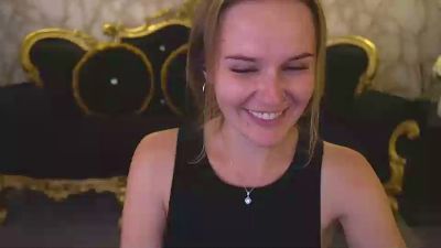 MaribelRiverr live cam on Cam4
