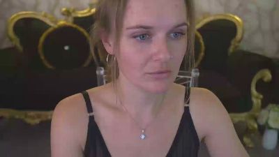 MaribelRiverr live cam on Cam4