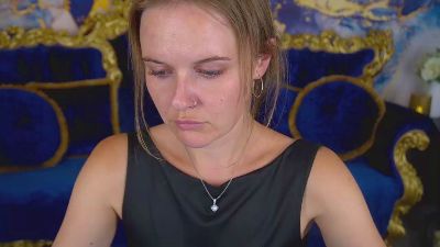 MaribelRiverr live cam on Cam4