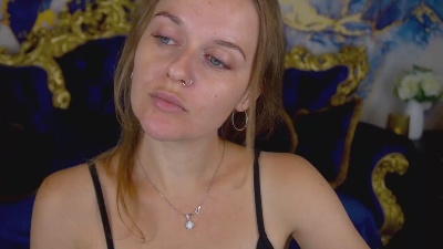 MaribelRiverr live cam on Cam4