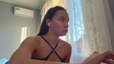 MaricelaApyuan live cam on Cam4
