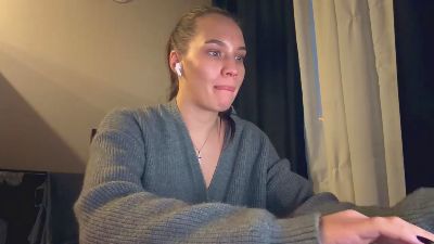 MaricelaApyuan live cam on Cam4